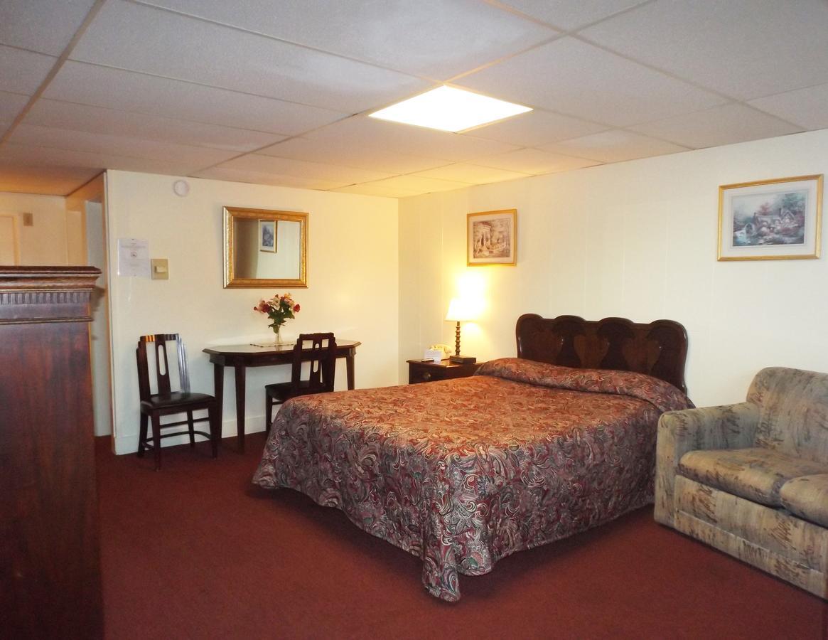 Lancaster Motor Inn Exterior photo